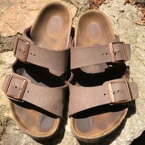 Birkenstock Arizona Size 34 (3-3.5)
